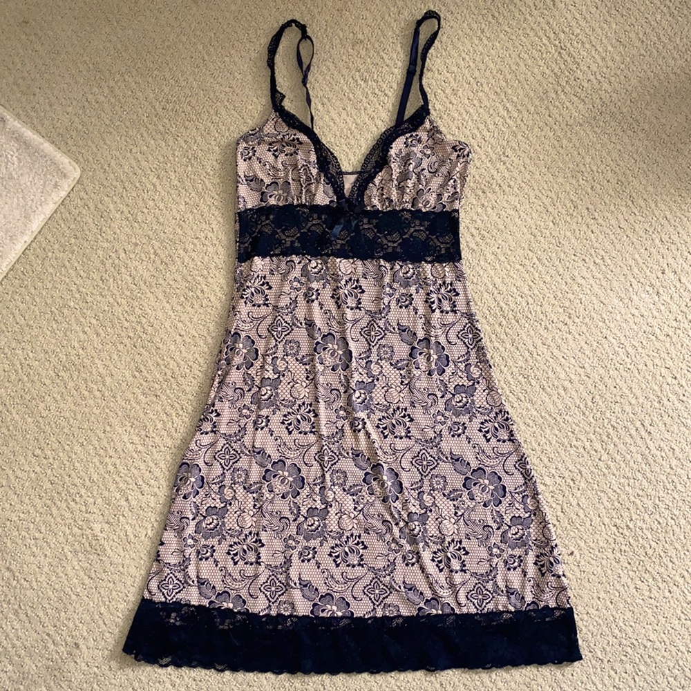 Blush & Black Lace Print Nightgown